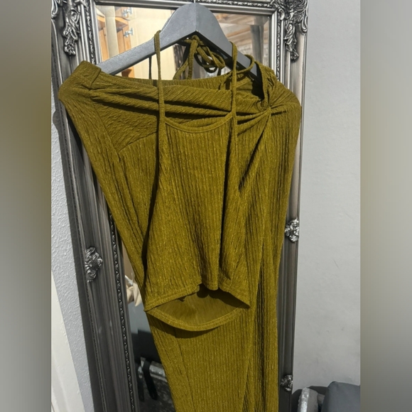 Olive Green Women's Skirt Set - Picture 3 of 3